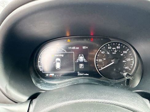 Used 2023 Nissan Kicks SR w/ SR Premium Package image 9