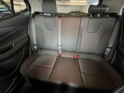 Used 2025 Buick Encore GX Preferred image 39