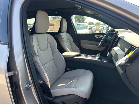 New 2026 Volvo XC60 B5 Plus w/ Climate Package image 8