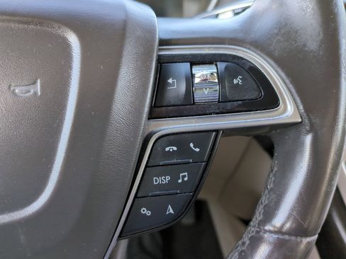 Used 2019 Lincoln Nautilus Select image 26