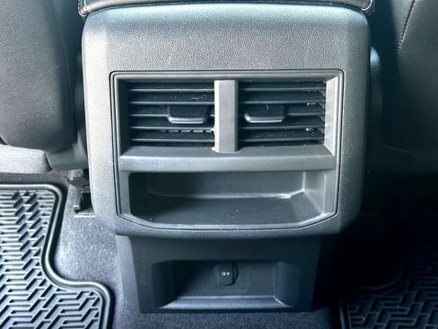 Certified 2023 Volkswagen Atlas Cross Sport SE FWD image 27