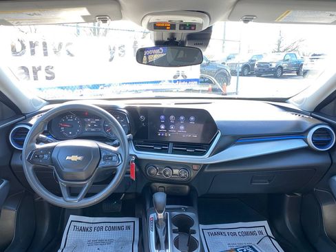 Used 2025 Chevrolet Trax LS w/ Driver Confidence Package image 19