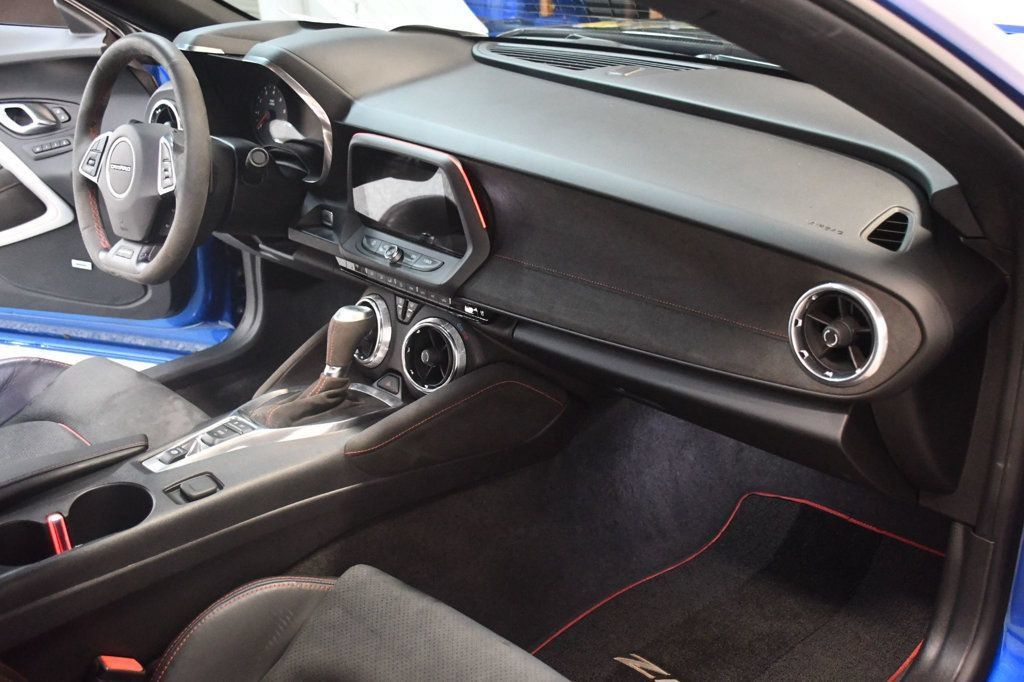 Used 2017 Chevrolet Camaro ZL1 RWD image 31
