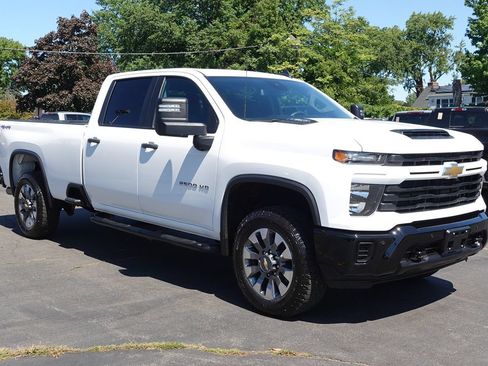 Used 2025 Chevrolet Silverado 2500 Custom w/ Custom Value Package AWD/4WD image 4