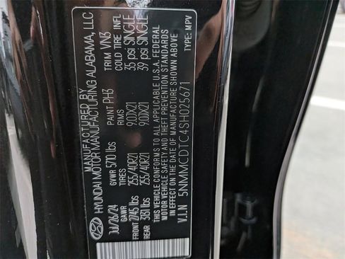 Used 2025 Genesis GV70 3.5T Sport w/ Sport Prestige Package image 32