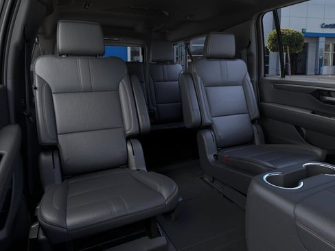 New 2026 Chevrolet Suburban RST w/ Advanced Technology Package AWD/4WD image 18
