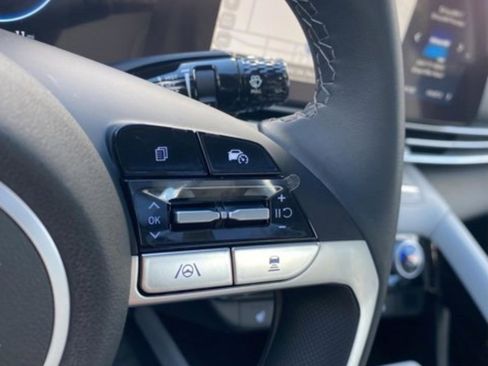 New 2026 Hyundai Elantra Limited FWD image 23