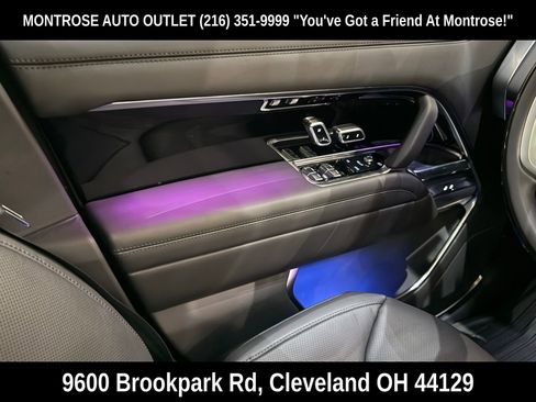 New 2025 Land Rover Range Rover SE image 30