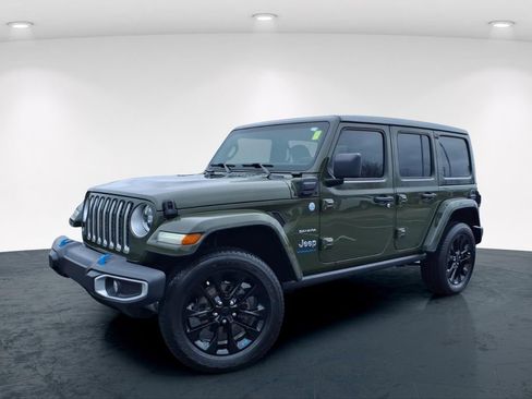 Used 2023 Jeep Wrangler Unlimited Sahara image 2