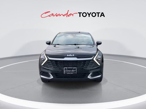 Used 2024 Kia Sportage LX image 3