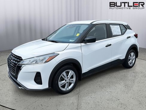 Used 2024 Nissan Kicks S FWD image 2