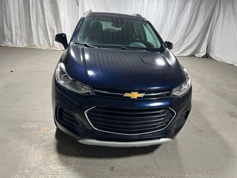 Used 2022 Chevrolet Trax LT w/ Driver Confidence Package AWD/4WD image 2