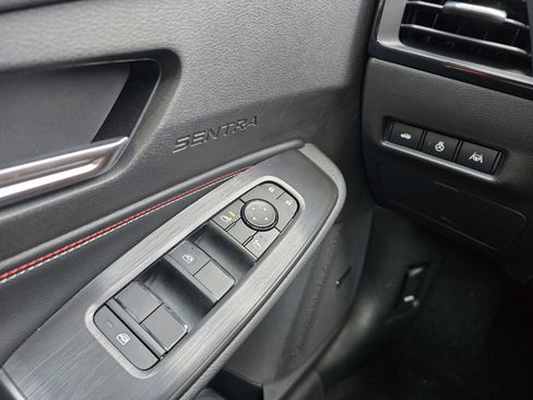 New 2026 Nissan Sentra SR FWD image 22