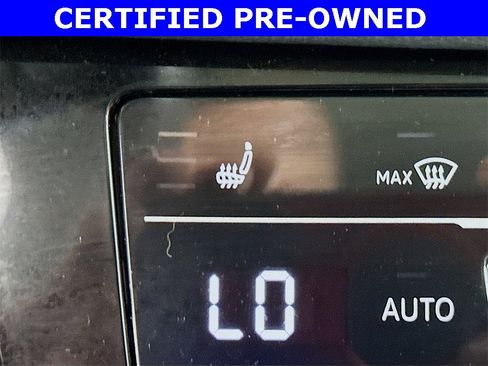 Used 2025 Volkswagen Jetta SE image 19