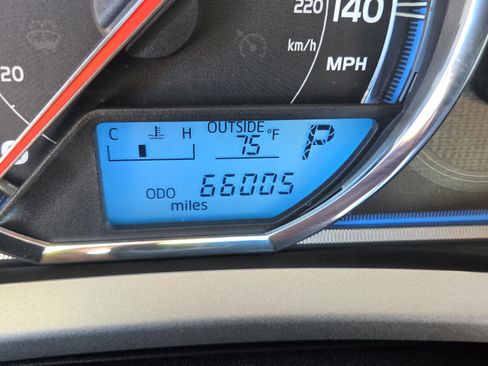 Used 2013 Toyota RAV4 Limited image 23