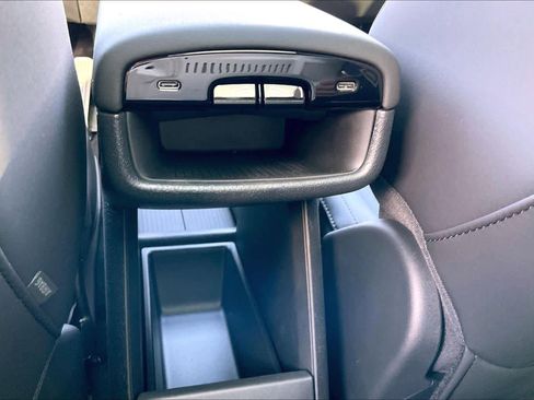 New 2025 Volvo EX30 Plus w/ Protection Package Premier image 16