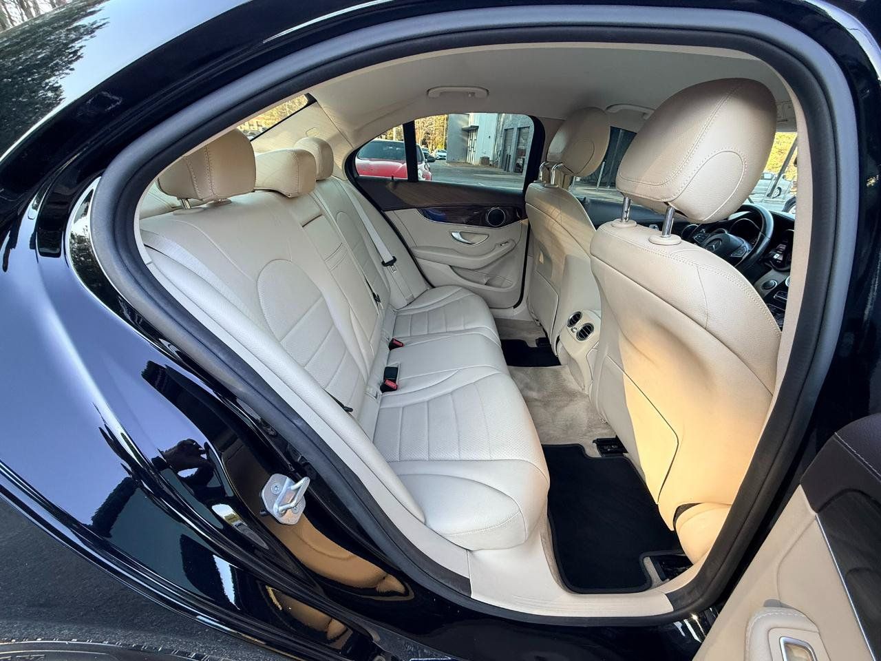 Used 2017 Mercedes-Benz C 300 Sedan image 12