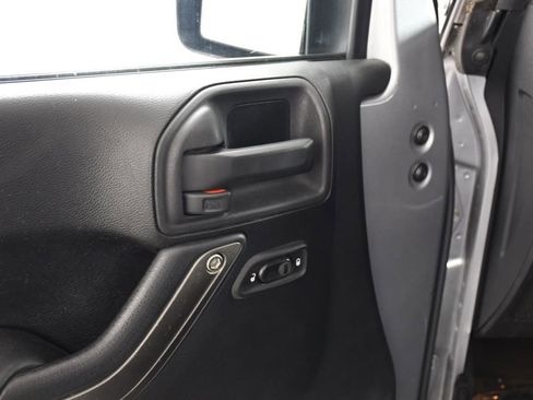 Used 2013 Jeep Wrangler Unlimited Sport AWD/4WD image 15