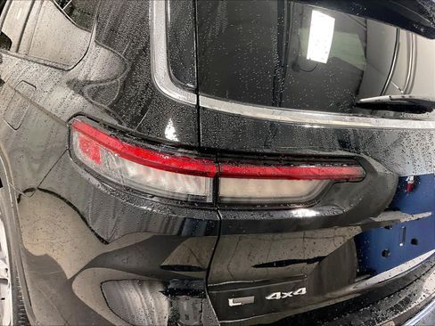 Used 2022 Jeep Grand Cherokee L Limited image 34