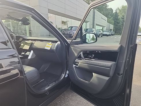 New 2026 Land Rover Range Rover SE AWD/4WD image 19