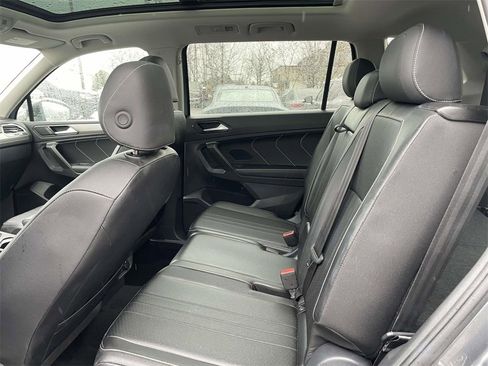 Used 2024 Volkswagen Tiguan SE image 13