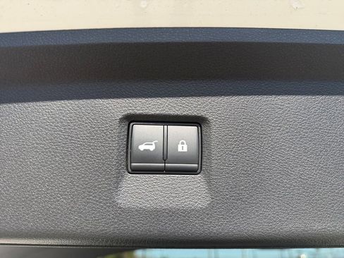 Used 2025 INFINITI QX60 Pure image 11