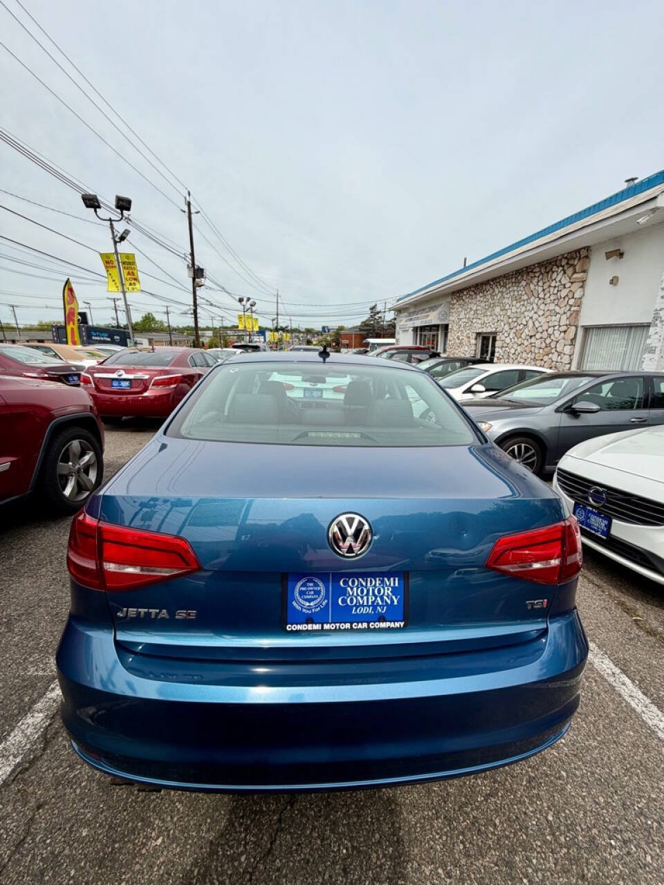 Used 2015 Volkswagen Jetta SE FWD image 4