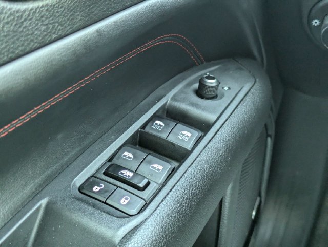 Used 2023 Jeep Compass Trailhawk w/ Trailhawk Elite Group AWD/4WD image 26