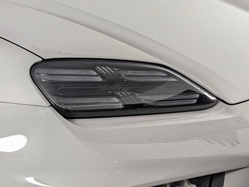New 2026 Porsche Macan 4 Electric AWD/4WD image 15