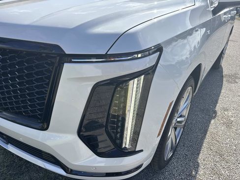 New 2025 Cadillac Escalade Sport Platinum w/ LPO, Floor Liner Package image 9