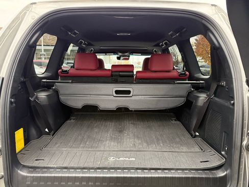 Used 2023 Lexus GX 460 Premium image 18
