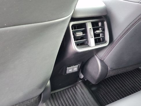 Used 2024 Lexus UX 250h FWD image 37