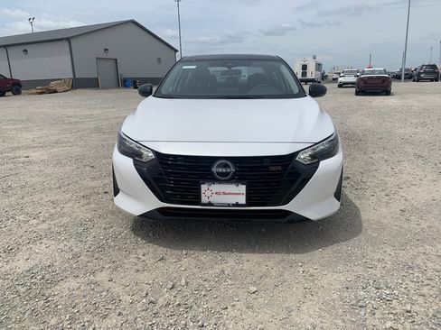 New 2025 Nissan Sentra SR w/ Midnight Edition image 2
