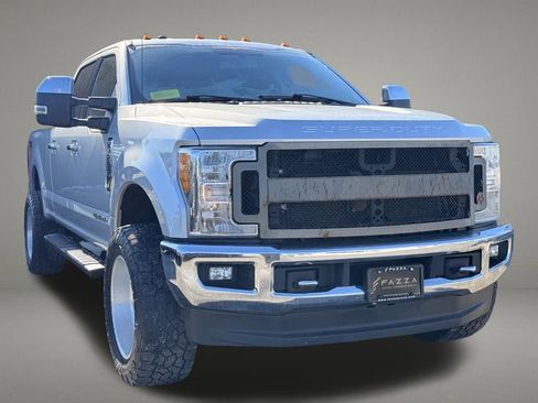 Used 2017 Ford F350 Lariat w/ Chrome Package image 8