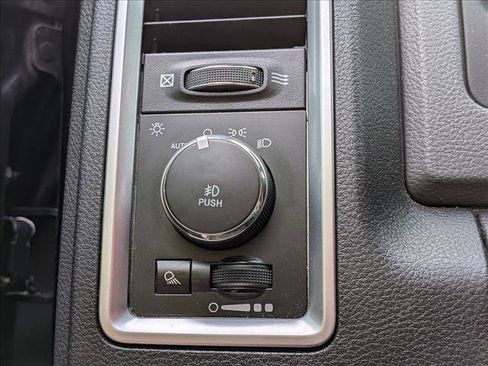 Used 2017 RAM 3500 SLT w/ SLT Plus D￩cor Group image 10