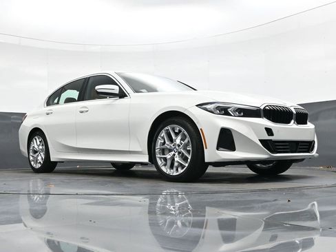 Used 2026 BMW 330i xDrive Sedan w/ Premium Package image 24