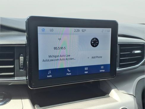 Used 2023 Ford Explorer XLT w/ Equipment Group 202A AWD/4WD image 17