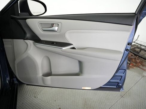 Used 2017 Toyota Camry SE FWD image 51