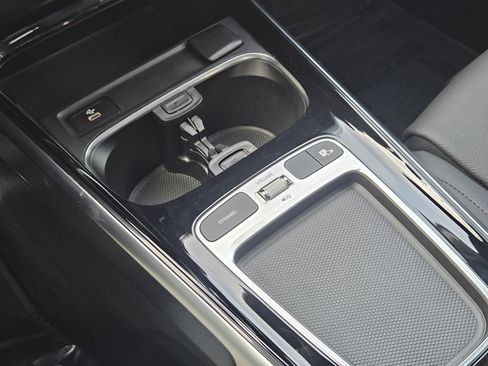 Used 2026 Mercedes-Benz GLB 250 image 12