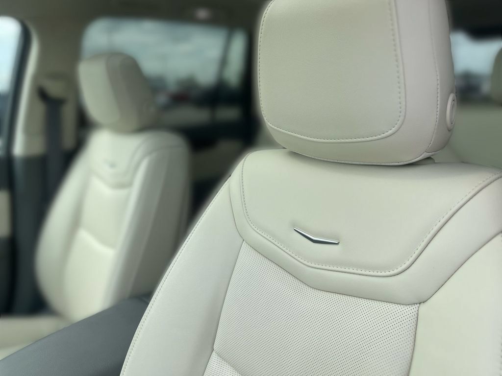 Certified 2024 Cadillac XT6 Premium Luxury w/ LPO, Floor Liner Package AWD/4WD image 8