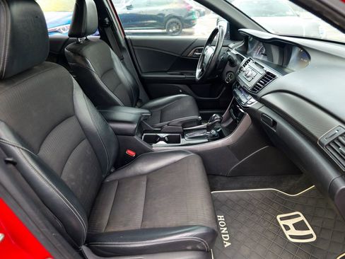 Used 2016 Honda Accord Sport image 33