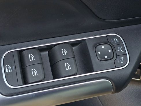 Used 2025 Mercedes-Benz GLA 250 image 24