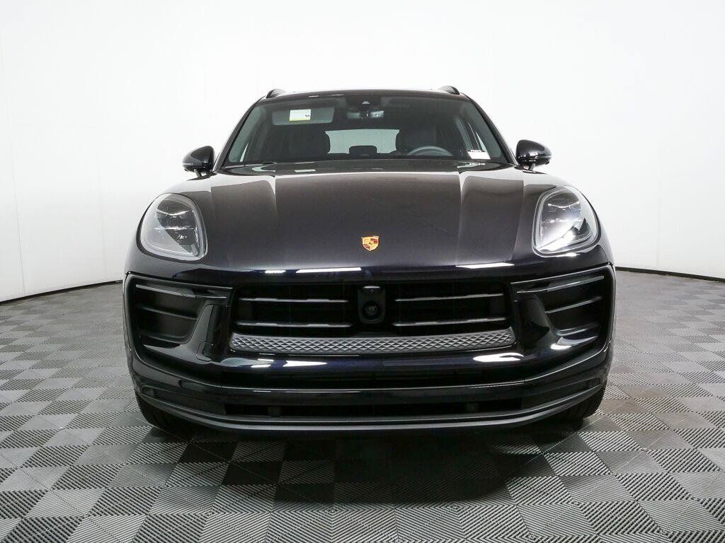 Certified 2026 Porsche Macan AWD/4WD image 36