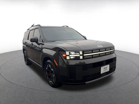 Used 2025 Hyundai Santa Fe SEL image 3