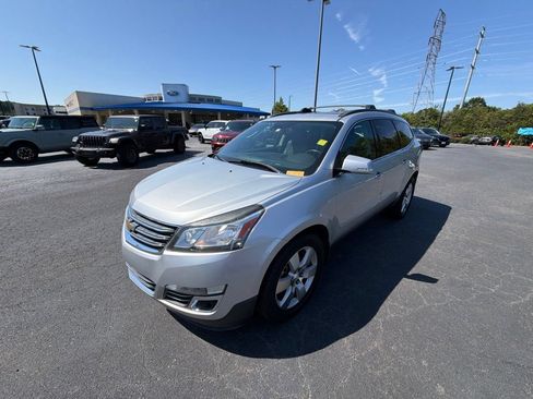 Used 2015 Chevrolet Traverse LTZ FWD image 23