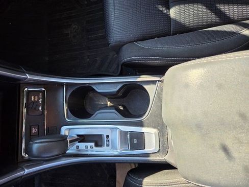 Used 2022 Subaru Ascent Premium w/ Convenience Package image 7