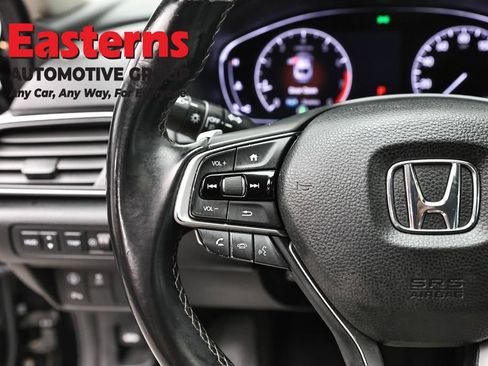 Used 2018 Honda Accord Touring image 15