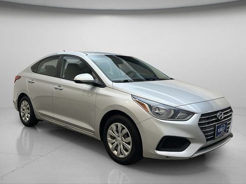 Used 2019 Hyundai Accent SE FWD image 1