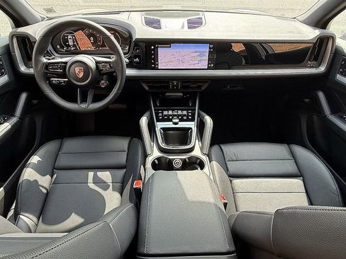 New 2024 Porsche Cayenne Turbo image 25