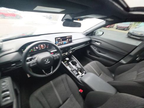 Used 2025 Honda Accord Sport image 28